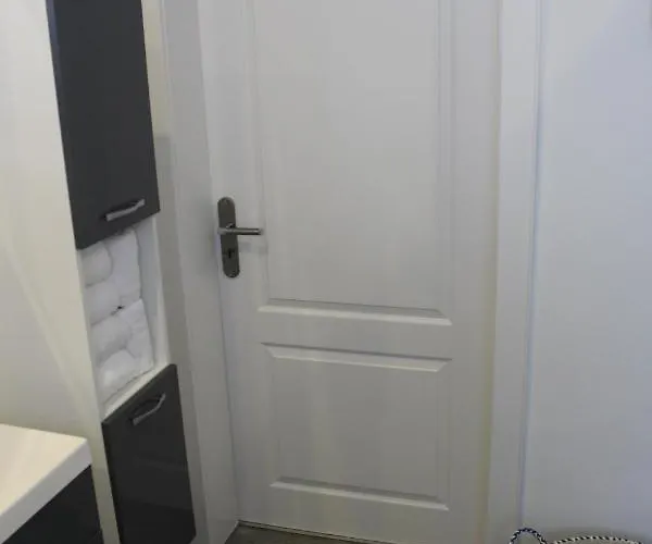 Monteurwohnung Rose In Naehe Gifhorn, Wolfsburg, Braunschweig Isenbüttel